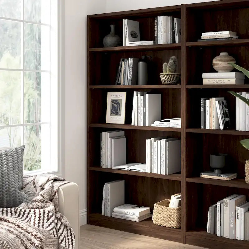 Bibliothèque haute à 5 étagères Universal de Bush Furniture