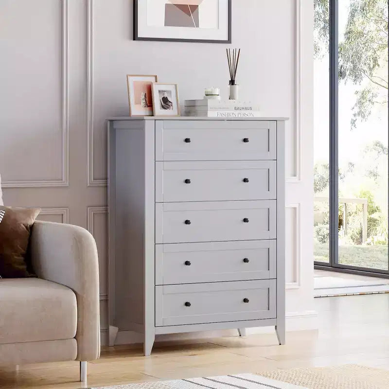 Commode 5 tiroirs pour chambre à coucher, chiffonnier en bois style ferme pour vêtements, grande commode de rangement avec poignées dorées et tiroirs profonds
