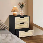 Table de chevet en rotin à 3 tiroirs, Table de nuit moderne avec cadre en bois, Table d'appoint noire élégante pour chambre, salon ou bureau, 48 x 40 x 64 cm