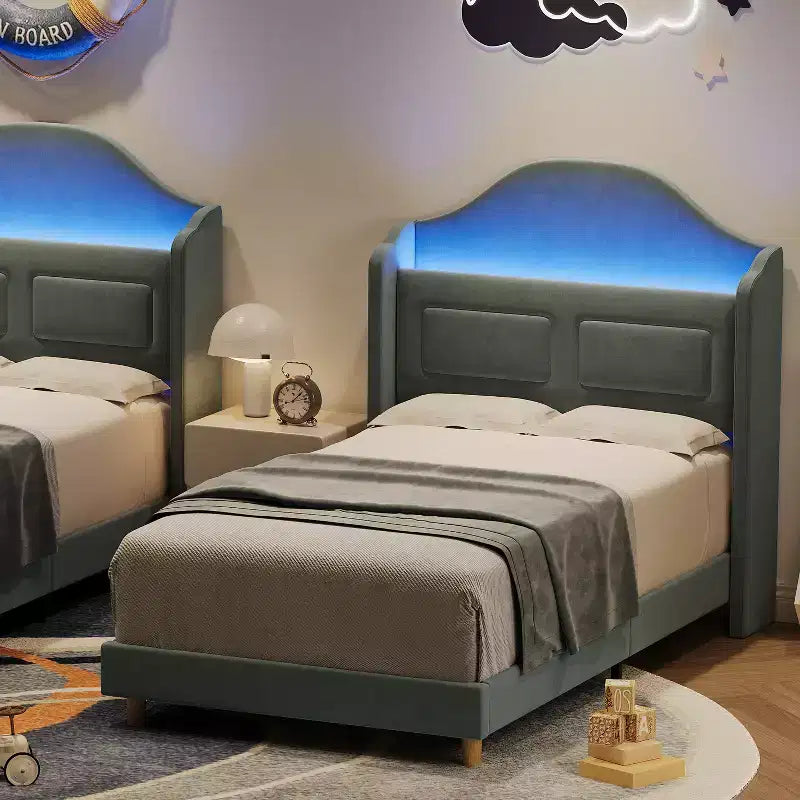Cadre de lit double COZONY pour enfants, lit plateforme capitonné en velours de princesse avec dossier ailé, tête de lit bibliothèque de rangement et lumière LED, sommier tapissier non requis