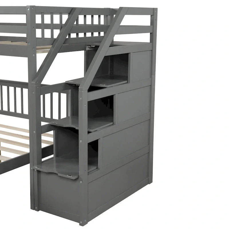 Lit mezzanine double sur lit double en bois avec escalier, balustrades hautes et échelle