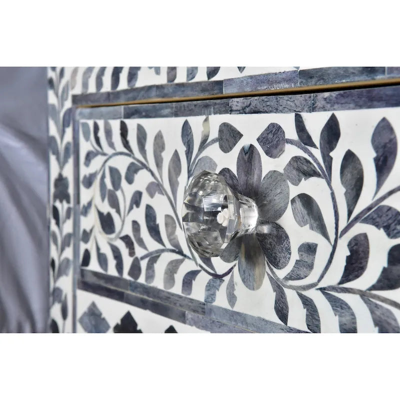 Meuble d'appoint incrusté d'os Firoz de Steve Silver