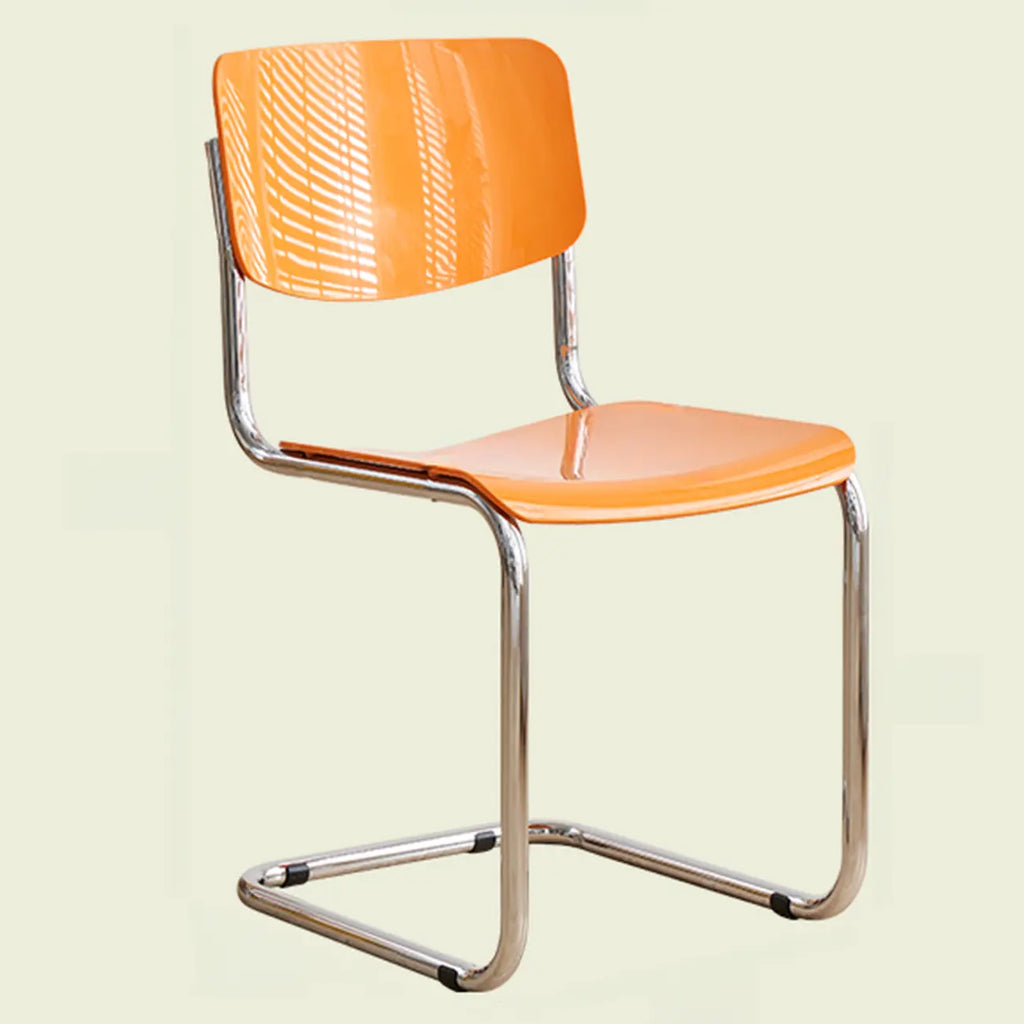 Chaise de salle à manger simple en métal sans accoudoirs, dossier plein, jaune
